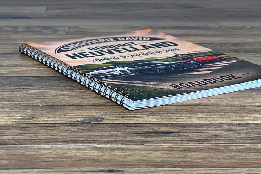 geringde boekjes voor de Rondrit Heuvellan met matte cover en goudkleurige ringetjes